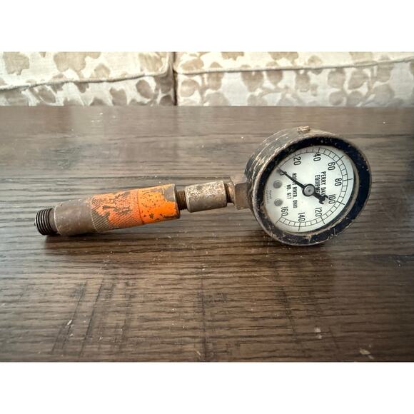 Vint Perry David Equipment Pressure Gauge –Model No. 617-Rocky Riv, OH - Picture 3 of 8